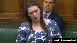 الیسیا کِرنز - آرشیو