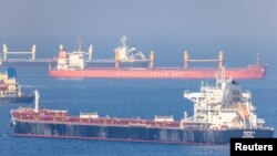 کشتی‌هاییکه غلات اوکراین را به خارج انتقال می‌دهند.