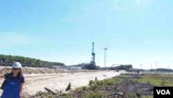 西伯利亚北部汉特-曼西斯克地区的一处油井。(美国之音白桦 拍摄)