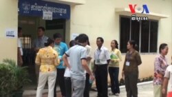 ពលរដ្ឋ​នាំ​គ្នា​ចេញ​ទៅ​បោះឆ្នោត ខណៈ​ដែល​មាន​ការ​អះអាង​ពី​ភាព​មិន​ប្រក្រតី​មួយ​ចំនួន