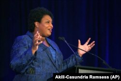 Stacy Abrams na događaju u Georgiji za prikupljanje novca za Demokratsku stranku, 21. maj 2022.