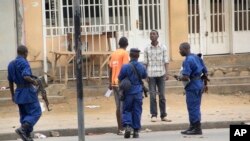 Une arrestation dans une rue à Bujumbura, Burundi le 3 février 2016.