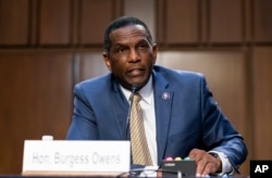 犹他州共和党联邦众议员伯吉斯·欧文斯（Burgess Owens）（2021年资料图片）