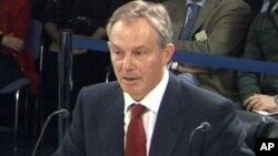 Mantan PM Inggris, Tony Blair menolak seruan Uskup Desmond Tutu yang menyerukan Blair dan George W. Bush diadili karena perang di Irak (foto: dok). 