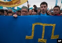 Stalin davrida ham zulmdan azob chekkan qrim-tatarlar o'z mustaqil boshqaruviga ega bo'lishni orzu qiladi. Tarixi va madaniyatini asrab-avaylashda ular USAIDga ham tayanib kelayotgan edi.