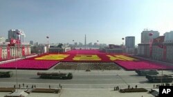 Parade militer di Pyongyang, Korea Utara, Kamis, 8 Februari 2018.(KRT via AP Video).