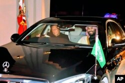 Pokiston Bosh vaziri Imron Xon shahzodani shaxsan o'zi kutib olib, saroyga olib borgan.