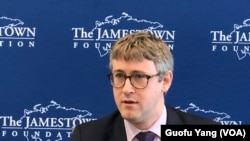 美国前中央情报局（CIA）分析师彼得·马蒂斯（Peter Mattis）在詹姆士敦基金会推介新书《中共间谍活动：情报入门》 美国之音斯洋拍摄。