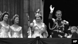 La reine Elizabeth lors de son couronnement en 1953.