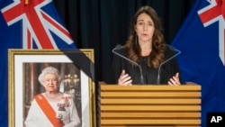 Perdana Menteri Selandia Baru Jacinda Ardern dalam konferensi pers di Beehive di Wellington, Selandia Baru,m enyusul wafatnya Ratu Elizabeth II Jumat, 9 September 2022. (Mark Mitchell/New Zealand Herald via AP)