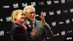 US filmmaker Steven Spielberg (R) and his wife US actress Kate Capshaw arrive for the premiere of "The Fabelmans during the Toronto International Film Festival in Toronto, Canada, Sept. 10, 2022. 