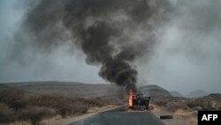 "Un drone éthiopien a attaqué des civils hier à Maychew, au Tigré", a affirmé sur Twitter Kindeya Gebrehiwot, un porte-parole des autorités rebelles.