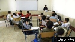 تعداد نامعلومی از کلاس‌های مدارس بدون معلم مانده‌اند.