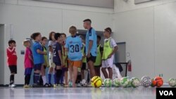 Selain peningkatan infrastruktur, perbaikan pembinaan dan pelatihan sepak bola dinilai para pelatih menjadi kunci untuk mengembangkan kecintaan dan meningkatkan kualitas sepak bola AS (VOA Indonesia)