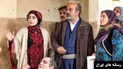 نون خ نام مجموعهٔ تلویزیونی ایرانی است که تاکنون ۴ فصل از این سریال ساخته شده است