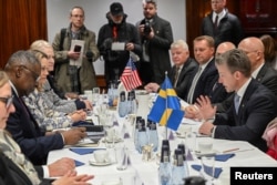 Swedish Minister for Defence Pal Jonson meets with US Secretary of Defense Lloyd Austin at Musko Naval Base, Sweden, Apr. 19, 2023. (TT News Agency/Fredrik Sandberg via Reuters)