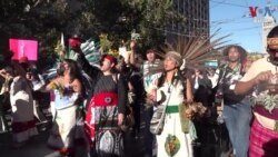 អ្នកប្រឆាំង​តវ៉ា​បង្ហាញ​ក្តីបារម្ភ​របស់​គេ​នៅ​កន្លែង​ជំនួប​ប្រជុំ​មេដឹកនាំ​អាស៊ី​ប៉ាស៊ីហ្វិក​ក្នុង​ក្រុង San Francisco