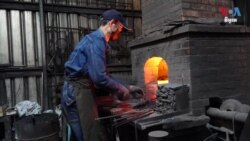 សម្បក​គ្រាប់​កាំភ្លើង​ធំ​ត្រូវបាន​កែច្នៃ​ជា​កាំបិត​ធ្វើម្ហូប ពេល​ភាព​តានតឹង​រវាង​ចិន​និង​តៃវ៉ាន់​ឡើង​កម្ដៅ