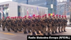 Pripadnici Specijalne jedinice MUP-a Republike Srpske marširaju ulicama Banja Luke, 9. januar 2024.