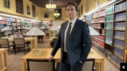 მაქსიმ კრუპსკი, იურისტი და მკვლევარი 