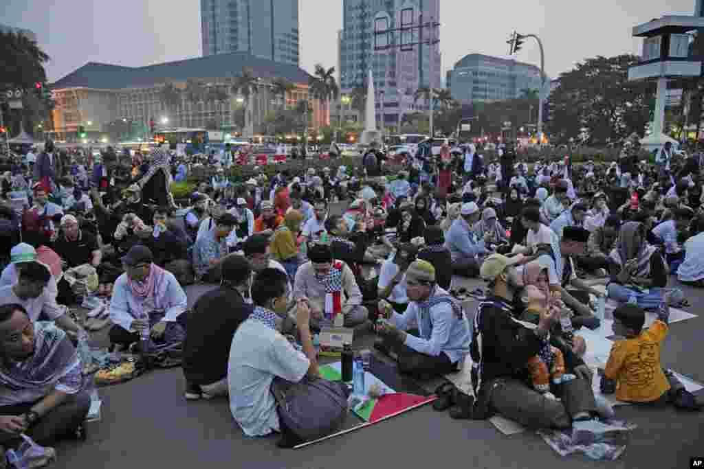 افطار جمعی در اندونیزیا