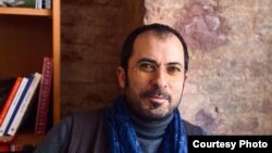 Teoman Aktan, politoloq