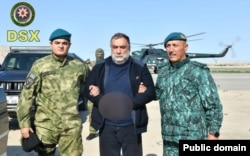 Ruben Vardanyan saxlanılarkən. Azərbaycan Dövlət Sərhəd Xidmətinin yaydığı foto.