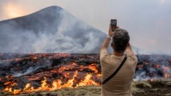 Hiljade ljudi posmatrale erupciju vulkana na Islandu
