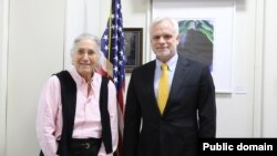 Syu Biniaz və Mark Libbi (Mənbə: ABŞ səfirliyi)