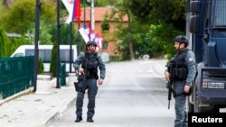 Тензиите меѓу Белград и Приштина се зголемија од 24 септември, кога косовската полиција во близина на селото Бањска во северно Косово се соочи со околу 30 вооружени Срби кои се забарикадираа во српскиот православен манастир