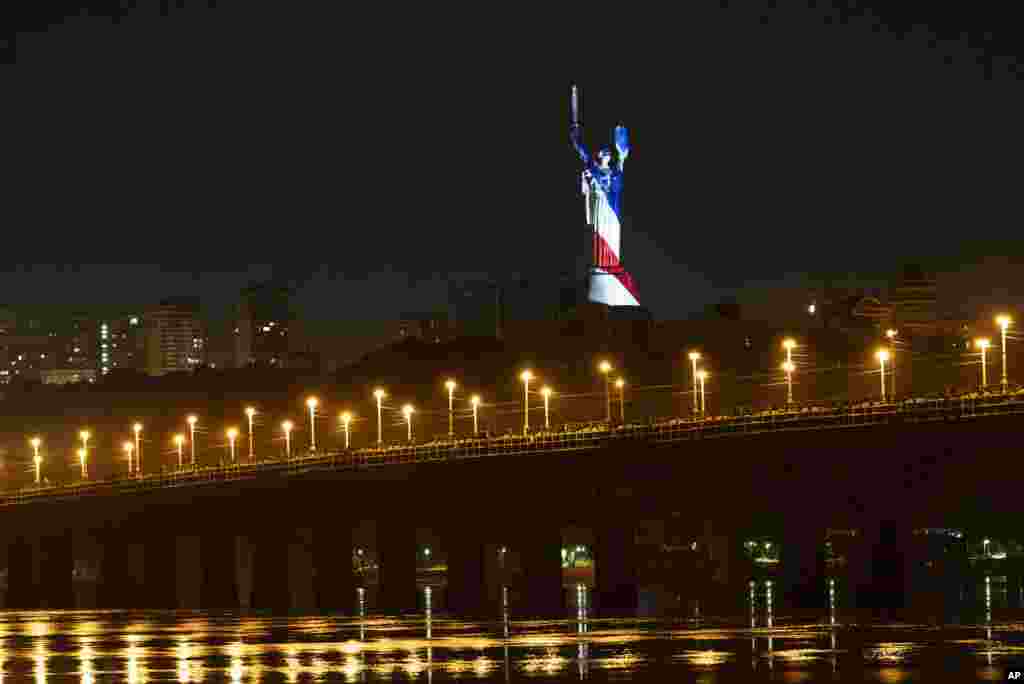 ამ ფორმით მიულოცა უკრაინამ აშშ-ს დამოუკიდებლობის დღე.&nbsp;