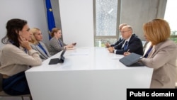 Azərbaycanın energetika naziri Pərviz Şahbazov və Aİ-nin enerji məsələləri üzrə komissarı Kadri Simson (Foto Azərbaycanın energetika naziri Pərviz Şahbazovun "X" səhifəsindən götürülüb)