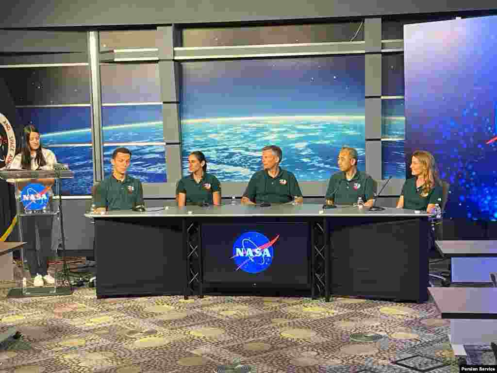 اعضای مأموریت &laquo;کرو ۷&raquo; به فرماندهی یاسمین مقبلی ، فضانورد ایرانی آمریکایی، در جریان یک کنفرانس خبری &nbsp;در شهر هیوستون ایالت تگزاس به پرسش&zwnj;های خبرنگاران پاسخ دادند.