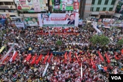 FILE - Leaders and supporters of the opposition BNP at a political rally in Dhaka, July 28, 2023, demanding the resignation of PM Sheikh Hasina. (K M Nazmul Haque/VOA)