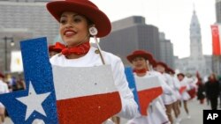 Studentkinje Triniti veli koledža iz Atine u Teksasu na paradi povodom Dana zahvalnosti (foto: AP)