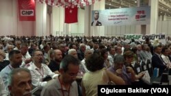 CHP İzmir'deki kongresinde kavga çıktı