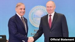 د پاکستان وزيراعظم شهباز شريف د روس د صدر ولادي مير پيوټن سره د چهارشنبې په ورځ د شنګهاي همکارو سازمان په روانه غونډه کې ليدلي