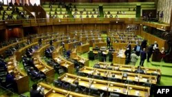 Sidang parlemen Papua Nugini saat James Marape dilantik untuk masa jabatan keduanya sebagai perdana menteri di Port Moresby, 9 Agustus 2022. (Andrew Kutun/AFP)