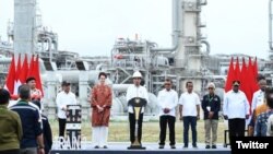 Presiden Joko Widodo meresmikan Proyek Strategis Nasional (PSN) Tangguh Train 3 di Kabupaten Teluk Bintuni, Papua Barat, Jumat, 24 November 2023. Proyek ini diharapkan dapat meningkatkan kapasitas produksi tahunan Tangguh LNG menjadi 11,4 juta ton per tahun. (Twitter/@jokowi)