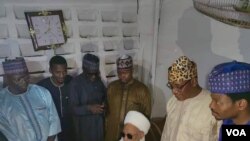 Sheikh Dahiru Bauchi tare Da Tsohon Ministan harkokin matasa da wassani Barr. Solomon Dalong da sauran malamn addinan da suka hallarci taron cin abincin.