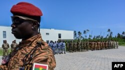 Un officier burkinabè a simplement évoqué un "incident de tir", assurant que la "situation est sous contrôle".