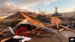 Uništene kuće u Ajovi (Foto: AP/Ryan Foley)
