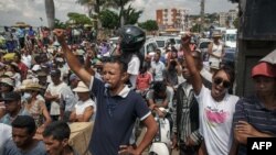 Depuis début octobre, les manifestations et marches pacifiques à l'appel du collectif qui rassemble dix candidats de l'opposition se sont multipliées.