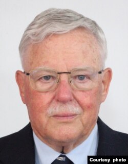 政治学荣休教授、地区安全事务专家塞耶 (照片提供: 塞耶)