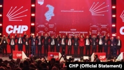 CHP Genel Başkanı Özgür Özel, 31 Mart Yerel Seçimleri Aday Tanıtım Toplantısı sonrasında belediye başkan adaylarını tanıttı