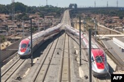 Kereta Cepat Jakarta-Bandung (KCJB) di Padalarang, Jawa Barat, 13 September 2023. (Timur MATAHARI / AFP)