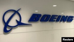 资料照：波音公司在巴西圣保罗技术与工程中心墙上的标识。（2023年10月10日）