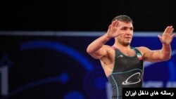 پویا دادمرز، نماینده وزن ۵۵ کیلوگرم کشتی فرنگی ایران