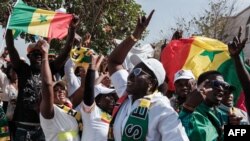  Les partisans se rassemblent pour soutenir leur leader à Dakar, le 24 février 2024.