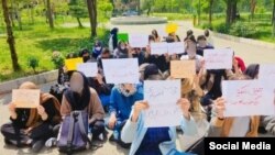 اعتراض دانشجویان به حجاب اجباری در دانشگاه تهران؛ یک‌شنبه ۲۷ فروردین ۱۴۰۲